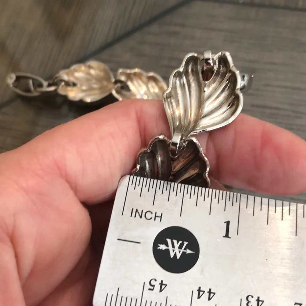 Vintage Silvertone Statement Necklace Leave or Shell Shapes - Picture 9 of 14